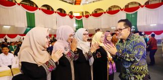 Beri Arahan 823 Penerima Beasiswa Pemprov Jatim, Pj. Gubernur Adhy Tekankan Kualitas SDM Profesional dan Agamis Beri Arahan 823 Penerima Beasiswa Pemprov Jatim, Pj. Gubernur Adhy Tekankan Kualitas SDM Profesional dan Agamis (foto : ist)