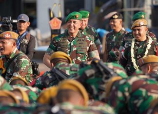 Dangartap Mayjen TNI Rudy Saladin Sambut Kedatangan Satgas Yonarhanud 8/MBC Dengan Penuh Kebanggaan Dangartap Mayjen TNI Rudy Saladin Sambut Kedatangan Satgas Yonarhanud 8/MBC Dengan Penuh Kebanggaan (foto : Pendam V Brawijaya)
