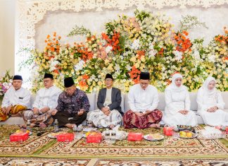 Gelar Pengajian Jelang Penikahan Sang Putra, Khofifah Doakan Rumah Tangga Putranya Samawa Gelar Pengajian Jelang Penikahan Sang Putra, Khofifah Doakan Rumah Tangga Putranya Samawa (foto : ist)