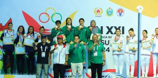 Pj. Gubernur Jatim Adhy Karyono Kalungkan Medali pada Dua Atlet Renang Jatim di PON XXI/2024 Pj. Gubernur Jatim Adhy Karyono Kalungkan Medali pada Dua Atlet Renang Jatim di PON XXI/2024 (foto : ist)