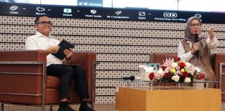 Akademisi ITS Suarakan Soal Sulitnya Pencapaian Profesor Desain ke Menteri PAN-RB Menteri Pendayagunaan Aparatur Sipil Negara dan Reformasi Birokrasi (PAN-RB) Abdullah Azwar Anas SPd SS MSi (kiri) dan Direktur SDMO ITS Prof Dr Ir Sri Gunani Partiwi MT (kanan) sebagai moderator saat diskusi bersama para ASN ITS (foto : ist)