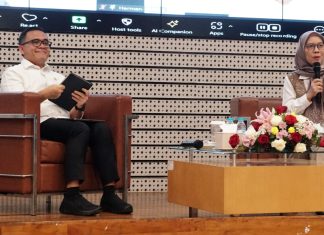 Akademisi ITS Suarakan Soal Sulitnya Pencapaian Profesor Desain ke Menteri PAN-RB Menteri Pendayagunaan Aparatur Sipil Negara dan Reformasi Birokrasi (PAN-RB) Abdullah Azwar Anas SPd SS MSi (kiri) dan Direktur SDMO ITS Prof Dr Ir Sri Gunani Partiwi MT (kanan) sebagai moderator saat diskusi bersama para ASN ITS (foto : ist)