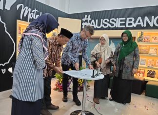 Peluncuran #AussieBanget Corner di UINSA, Tingkatkan Kerjasama Pendidikan Antara Australia-Indonesia Peluncuran #AussieBanget Corner di UINSA, Tingkatkan Kerjasama Pendidikan Antara Australia-Indonesia (dokpri)