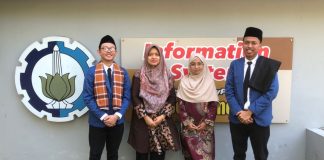 Dorong Pengembangan Ekonomi Syariah, ITS Luncurkan Platform Digital HalalWave Prof Nur Aini Rakhmawati MScEng PhD (dua dari kanan) dan Amalia Utamima SKom MBA PhD (dua dari kiri) selaku inisiator HalalWave bersama dua mahasiswa pengembang HalalWave, Ramadhana Rizqy Arifin dan Muhammad Ridho Waradana (foto : ist)