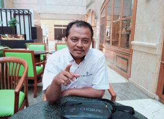 Izul Fiqri : Ingin Mengangkat Kesejahteraan Juru Parkir di Surabaya Izul Fiqri selaku Ketua Umum Paguyuban Juruparkir Surabaya ketika diwawancarai pada Jumat (20/09/24) (dok. hsc)