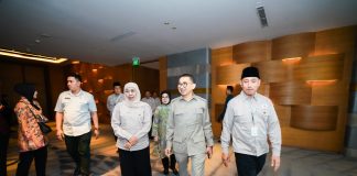 Khofifah Dilantik Sebagai Ketua Dewan Penasehat HKTI Jatim, Bertekad Wujudkan Smart Village dan Manfaatkan Teknologi Pertanian Khofifah Dilantik Sebagai Ketua Dewan Penasehat HKTI Jatim, Bertekad Wujudkan Smart Village dan Manfaatkan Teknologi Pertanian untuk Tingkatkan Produktivitas (foto : ist)