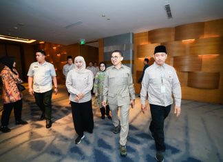 Khofifah Dilantik Sebagai Ketua Dewan Penasehat HKTI Jatim, Bertekad Wujudkan Smart Village dan Manfaatkan Teknologi Pertanian Khofifah Dilantik Sebagai Ketua Dewan Penasehat HKTI Jatim, Bertekad Wujudkan Smart Village dan Manfaatkan Teknologi Pertanian untuk Tingkatkan Produktivitas (foto : ist)