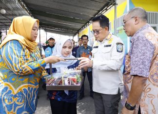 Pj. Gubernur Jatim Salurkan Bantuan Sosial Bagi PPKS Wilayah Kota Malang Pj. Gubernur Jatim Salurkan Bantuan Sosial Bagi PPKS Wilayah Kota Malang (foto : ist)