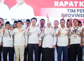 Khofifah-Emil Gelar Rakor Mantapkan Mesin Pemenangan, Tekankan Politik Santun dan Gerakan Ajak Ke TPS untuk Wujudkan Kemenangan Signifikan Khofifah-Emil Gelar Rakor Mantapkan Mesin Pemenangan, Tekankan Politik Santun dan Gerakan Ajak Ke TPS untuk Wujudkan Kemenangan Signifikan (foto : ist)