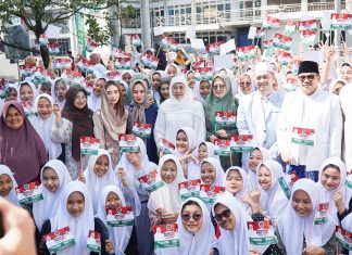 Hari Santri 2024, Khofifah Harap Santri Jadi Penjaga Moral di Tengah Transfornasi Digital Hadapi Tantangan Global Hari Santri 2024, Khofifah Harap Santri Jadi Penjaga Moral di Tengah Transfornasi Digital Hadapi Tantangan Global (foto : ist)