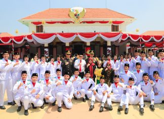 Peringatan Sumpah Pemuda ke-96, Pj. Gubernur Adhy Tegaskan Pentingnya Partisipasi Pemuda untuk Pembangunan Peringatan Sumpah Pemuda ke-96, Pj. Gubernur Adhy Tegaskan Pentingnya Partisipasi Pemuda untuk Pembangunan (foto : ist)