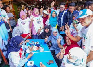 Layanan Pemeriksaan Kesehatan Gratis Jadi Favorit Pedagang Pasar Pacar Keling, Pedagang: Bu Khofifah is The Best!
