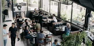 Expat. Roasters Luncurkan Gerai Terbesar di Surabaya dengan Konsep Farm to Table di Dharmahusada Expat. Roasters Luncurkan Gerai Terbesar di Surabaya dengan Konsep Farm-to-Table di Dharmahusada (foto : ist)