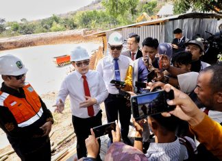 Pj. Gubernur Jatim Tinjau Progres Sirkuit Balap di Parang Magetan, Optimistis Rampung Akhir Tahun 2024 Pj. Gubernur Jatim Tinjau Progres Sirkuit Balap di Parang Magetan, Optimistis Rampung Akhir Tahun 2024 (foto : ist)