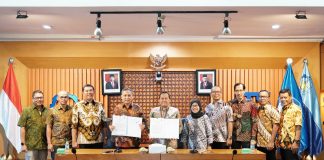 ITS – SKK Migas Kolaborasi Pendirian Study Space dan Migas Corner Jajaran pimpinan ITS dan SKK Migas usai penandatangan Perjanjian Kerja Sama (PKS) pendirian Study Space dan Migas Corner di Gedung Rektorat ITS (foto : ist)