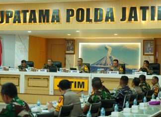Kodam Brawijaya dan Polda Jatim Gelar Rakor Pengamanan Pemilukada Serentak Kodam Brawijaya dan Polda Jatim Gelar Rakor Pengamanan Pemilukada Serentak (foto : ist)