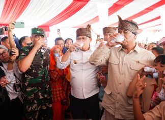 Pangdam Mayjen TNI Rudy Saladin Ikut Berpartisipasi Dalam Gerakan Minum Susu di Pasuruan Pangdam Mayjen TNI Rudy Saladin Ikut Berpartisipasi Dalam Gerakan Minum Susu di Pasuruan (foto : ist)