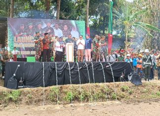 TNI-AD Jawab Keluh Kesah Warga Pulau Bawean dengan Tindakan Nyata TNI-AD Jawab Keluh Kesah Warga Pulau Bawean dengan Tindakan Nyata (foto : ist)