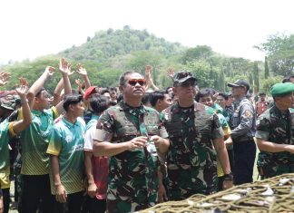 Mayjen TNI Rudy Saladin Dampingi KSAD Tutup TMMD ke-122 di Kediri Mayjen TNI Rudy Saladin Dampingi KSAD Tutup TMMD ke-122 di Kediri (foto : ist)