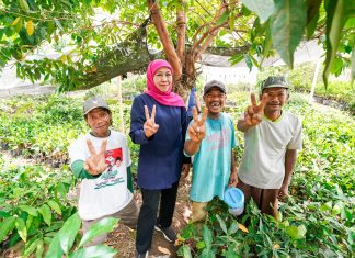 Sambangi Usaha Bibit Tanaman Buah Yang Sudah Rambah Pasar Global, Khofifah: Jadi Percontohan Pengembangan Kreativitas di Bidang Agrobisnis