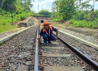 Peran Petugas Pemeriksa Jalur Rel Pastikan Keselamatan dan Keamanan Perjalanan KA Di Wilayah Daop 8