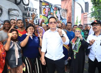 Tinjau TPS 9 di UPT Balai PMKS Sidoarjo, Pj. Gubernur Adhy Pastikan Pilkada Serentak 2024 di Jatim Berjalan Baik dan Lancar