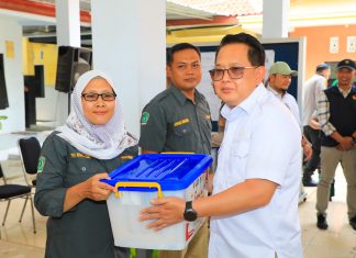 Pj. Gubernur Jatim Tinjau Kesiapan Logistik Jelang Pilkada Serentak di Kabupaten Lumajang Pj. Gubernur Jatim Tinjau Kesiapan Logistik Jelang Pilkada Serentak di Kabupaten Lumajang (foto : ist)