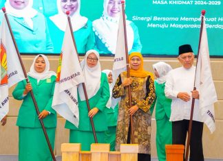 Berperan Besar Membangun Bangsa, Khofifah Dinobatkan Sebagai Tokoh Inspiratif oleh Fatayat NU Jatim Berperan Besar Membangun Bangsa, Khofifah Dinobatkan Sebagai Tokoh Inspiratif oleh Fatayat NU Jatim (foto : ist)