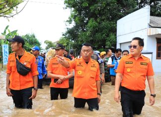 Tinjau Banjir Ponorogo, Pj. Gubernur Adhy Fokuskan Evakuasi Warga dan Perbaikan Tanggul Jebol