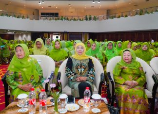 Gelar Bedah Buku KH. Hasyim Asy’ari Pemersatu Umat Islam di Semarang, Khofifah Ajak Para Ibu Tanamkan Persatuan dan Persaudaraan Sejak Balita