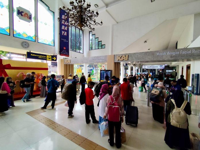 KA Airlangga Jadi Pilihan Favorit Pelanggan Selama Nataru 2024/2025 Daop 8 Surabaya (foto : ist)