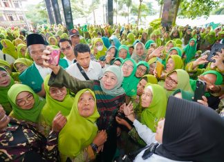 Khofifah Ajak Muslimat NU Jawa Barat Ngaji Tafsir Al-Jailani Langsung Bersama Syekh Fadhil Cicit Syekh Abdul Qadir Jailani