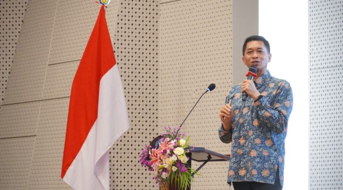 Usai Dilantik, Dirjen Diktisaintek Jadi Pembicara di Sekolah Kepemimpinan ITS