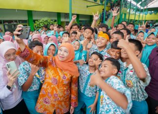 Meninjau Dapur Sehat MBG Sidoarjo ; Khofifah: SPPG Serap Tenaga Kerja , Ungkit UMKM dan Siswa Makin Sehat