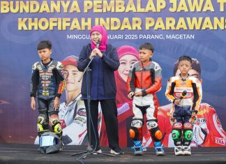 Jajal Sirkuit Parang Magetan Bersama Raider Dunia Moto2GP Mario Aji dan Pebalap Asia Talent Cup Adenanta, Khofifah : InsyaAllah Jadi Pencetak Talenta Balap Berkelas Dunia