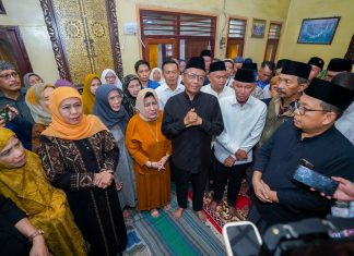 Takziyah Ibunda Prof Mahfud MD, Khofifah: Insya Allah Khusnul Khotimah Wafat di Hari Jumat dan Usai Sholat Subuh