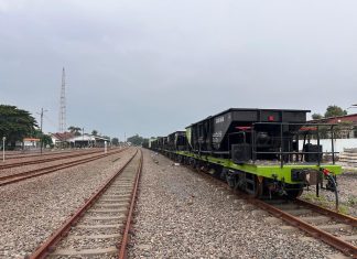 Percepat Normalisasi Jalur KA di Grobogan, Daop 8 Kirim Batu Ballast Ke Lokasi