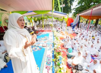 Istighosah dan Doa Bersama Ribuan Muslimat NU Bangil, Khofifah Ajak Perbanyak Ibadah dan Kebaikan di Bulan Rajab
