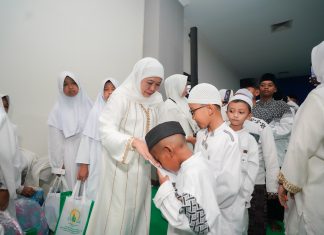 Gelar Yatiman dan Khotmil Qur’an, Khofifah Sampaikan Kongres XVIII Muslimat NU Besok, Yang Akan Dihadiri Presiden Prabowo dan Wapres Gibran Gelar Yatiman dan Khotmil Qur’an, Khofifah Sampaikan Kongres XVIII Muslimat NU Besok, Yang Akan Dihadiri Presiden Prabowo dan Wapres Gibran (foto : ist)