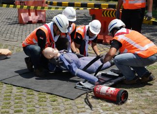 Terminal Teluk Lamong Sukses Gelar Lomba Tanggap Darurat Tutup Bulan K3 Nasional 2025