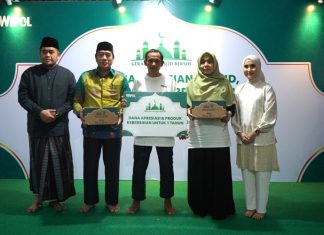 Gerakan Masjid Bersih Tahun Ke 9 Digelar di Surabaya: Bersama Marbot dan 150 Ibu Siapkan Masjid Lebih Bersih dan Higienis Jelang Ramadan Gerakan Masjid Bersih Tahun Ke 9 Digelar di Surabaya: Bersama Marbot dan 150 Ibu Siapkan Masjid Lebih Bersih dan Higienis Jelang Ramadan (foto : ist)