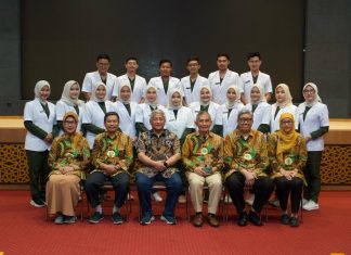 Unusa Ambil Sumpah 17 Dokter Baru