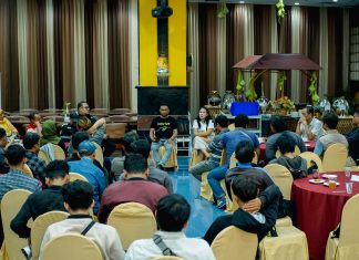 inDrive Gelar Iftar dan Salurkan Bantuan kepada Komunitas Pengemudi di Surabaya