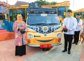 Luncurkan Si Mas Ganteng 2, Gubernur Khofifah Sebut Beri Dampak Positif Sosial Ekonomi Bagi Integrasi Layanan Transportasi Hingga Pelosok Kecamatan di Tuban Luncurkan Si Mas Ganteng 2, Gubernur Khofifah Sebut Beri Dampak Positif Sosial Ekonomi Bagi Integrasi Layanan Transportasi Hingga Pelosok Kecamatan di Tuban (foto : ist)