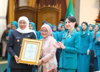 Hadiri Pelantikan Ketua TP PKK dan Pembina Posyandu Kab/Kota se-Jatim, Gubernur Khofifah Ajak Tingkatkan SDM, Turunkan Stunting dan Sukseskan MBG