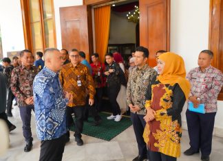 Bahas Angkutan Lebaran Bersama Menhub RI, Gubernur Khofifah Pastikan Jatim Siap Sinergi Wujudkan Kelancaran Arus Mudik 2025