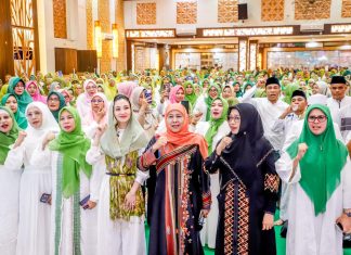 Gubernur Khofifah Bersama Gubernur Sherly Kompak Apresiasi Program Sedekah 5 Ribu Telur Muslimat NU Malut Untuk Cegah Stunting dan Bantu Warga Miskin Ekstrim