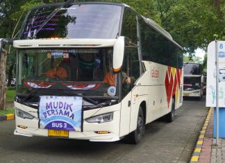 ITS Lepas Rombongan Mudik Bersama Menuju 64 Daerah Tujuan