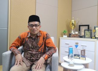 ITS Prioritaskan Kualitas Pendidikan dalam Kebijakan Efisiensi Anggaran Wakil Rektor II Bidang Perencanaan, Keuangan, dan Sarana Prasarana ITS Dr Ir Machsus ST MT memaparkan tentang kebijakan efisiensi anggaran yang diterapkan oleh ITS (foto : ist)