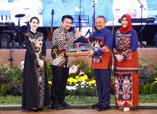 Wagub Emil Hadiri Pisah Sambut Pangkoarmada II, Jadi Momentum Tingkatkan Sinergitas Wagub Emil Hadiri Pisah Sambut Pangkoarmada II, Jadi Momentum Tingkatkan Sinergitas (foto : ist)